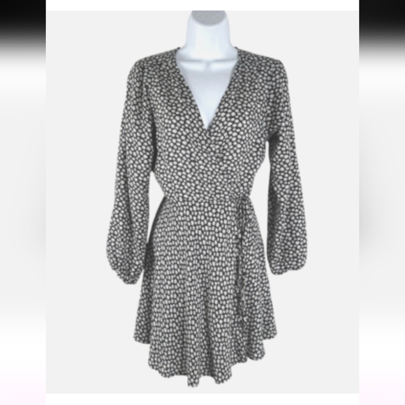 REFORMATION FUSCHIA MINI DRESS WRAPPED STYLE LONG SLEEVES SIZE SMALL - Picture 3 of 12